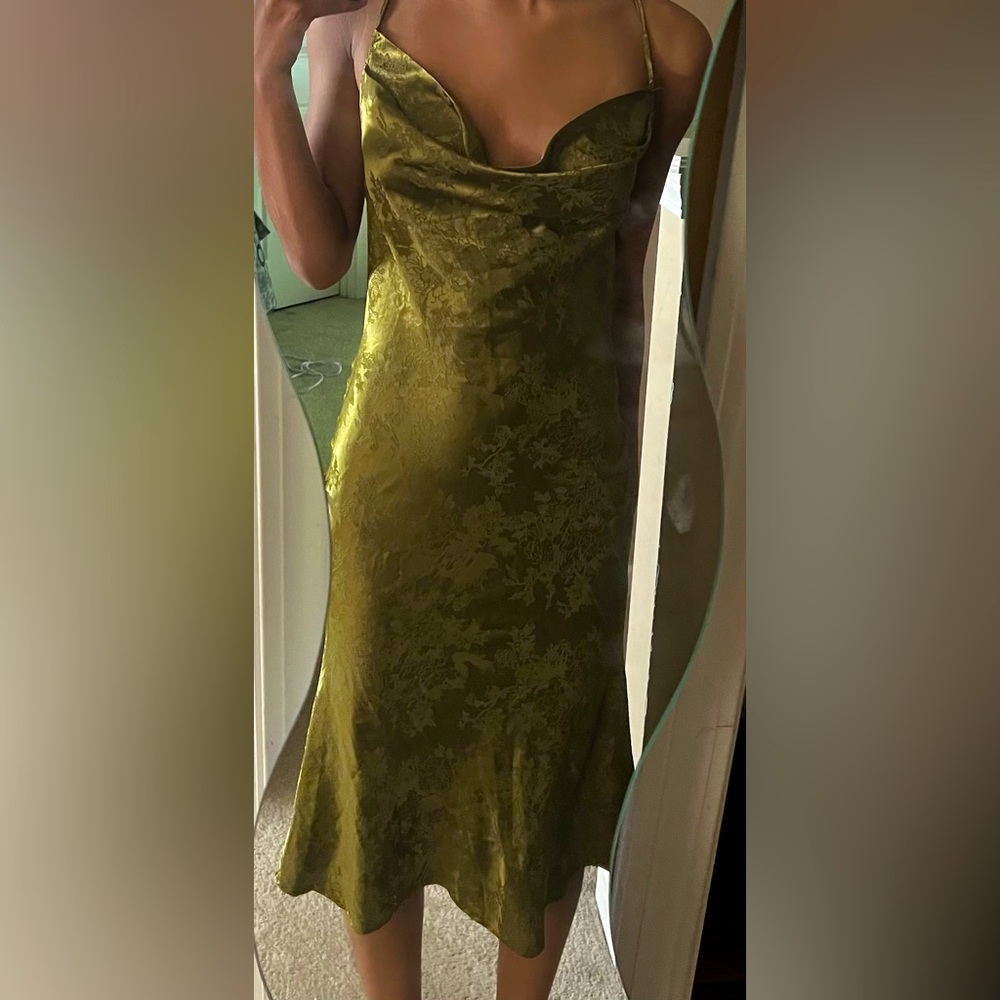Olive Green Spaghetti Strap Sweetheart Midi Dress with Criss Cross back